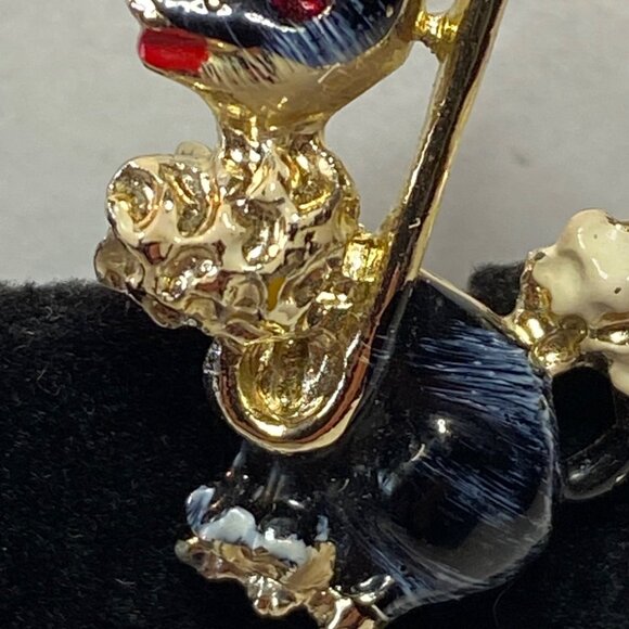 Vintage Poodle Brooch With Blue Umbrella & Rhinestone Eyes J0134 - Picture 15 of 16